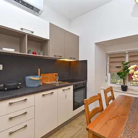 Apartment Fuer 4 Personen Ca 45 Qm In Loborika, Istrien Suedkueste Von Istrien Loborika